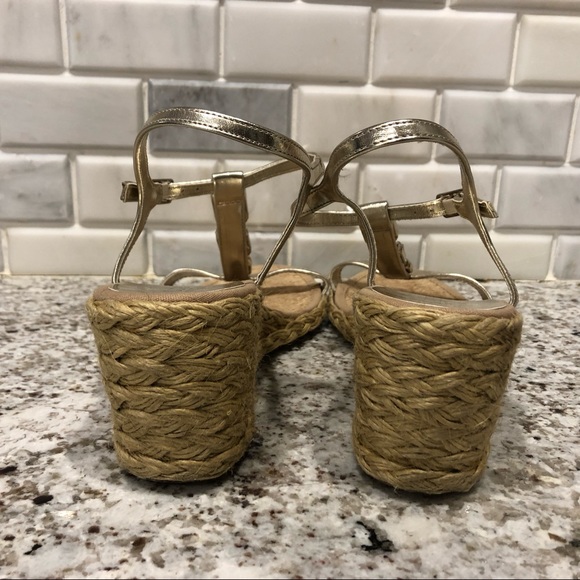 Like New ❤️ 9.5 T-Strap Sandals Ralph Lauren - Picture 3 of 7